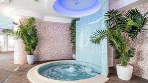 Lacité furnished apartments are just 10 minutes' walk from mount royal and the plateau. Top 10 Pensiuni De Poveste Din Romania Cu PiscinÄƒ InterioarÄƒ È™i Spa La Munte