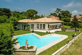 Sur Le Golf Maison D 39 Environ 240 Ma Sur Jardin De 1 345 Ma Avec Piscine Beaux Volumes De Ra C Ception 4 Chambres Belle Villa Maison Prestige Immobilier