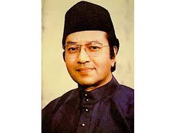 Official instagram of tun dr mahathir mohamad • 4th & 7th prime minister of malaysia • member of parliament for langkawi chedet.cc. Pm Tun Dr Mahathir S Greatest Style Choices