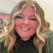 Here are special wallpapers to mark the start of fall! 🍂 What are your  favorite fall traditions?