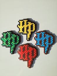 Harry Potter Pixel Art Sprite Magnets Badge Ou Porte Cles Harry Potter Color De La Maison Perles Hama Pour Halloween Pokemon Perle Perles Fondues