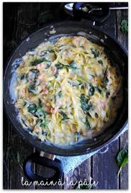 Tagliatelles Aux Epinards Et Saumon Fume One Pot Pasta La Main A La Pate Recette Tagliatelles Recettes De Cuisine Pates Au Saumon Fume