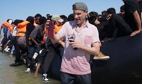 French doing nothing whatsoever!' Tory fumes as he follows migrants  crossing Channel - AOL