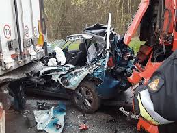Wypadek na drodze s8 pod pabianicami. Lyski Wypadek Na S8 Tiry Zderzyly Sie Z Osobowym Suzuki Na Droge Rozlal Sie Kwas Zdjecia Kurier Poranny