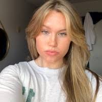 Alexandra Watts's Instagram, Twitter & Facebook