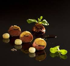 Supreme De Pigeon Au Foie Gras Chutney De Figues Reduction De Maury Au Chocolat Freres Pourcel Recette Pigeon Recette Cuisine Raffinee