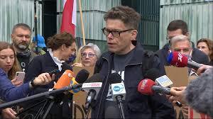 Sędzia tuleja wypunktował posła asta nie ma takiego przepisu. Sedzia Tuleya Nie Stawil Sie Przed Izba Dyscyplinarna Nie Wiem Co Siedzi W Tych Pustych Glowach Polsat News