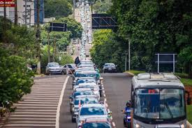 .fora bolsonaro! destaca que enquanto a família bolsonaro e os generais estiverem no atos contra bolsonaro no paraná: Protesto Contra Bolsonaro Reune Centenas De Carros Mesmo Com Bloqueio Da Guarda Capital Campo Grande News
