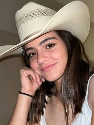 Iris Tejada (itejada608)