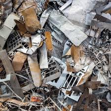 Preţul fierului vechi este diminat de trei ori faţă de orice altă componentă din fier care este valorificată la remat. Fier Vechi Chitila