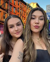 Anna Tingley's Instagram, Twitter & Facebook