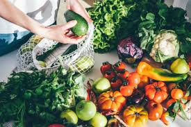5 Low-Risk Fruits and Vegetables As the Cyclospora Outbreak Grows — And Whether to Avoid Lettuce