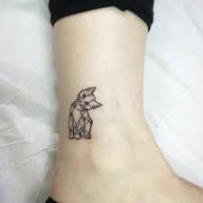 Hình xăm mèo may mắn có thể được thiết kế tại các vị trí khác nhau với nhiều kiểu mẫu đa dạng. 999 Hinh XÄƒm Meo Tháº§n Tai May Máº¯n Ä'em Láº¡i Tai Lá»™c Cho Chá»§ Nhan