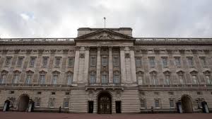The garden inside the palace is home to 30 different species of birds and over 350 wild flowers. Mengintip Megahnya Ruangan Ruangan Buckingham Palace Di London Lifestyle Liputan6 Com