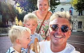 The Clinic actress Leigh Arnold reveals her marriage 'took a skydive' after  loss of baby son to cot death |