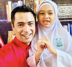 He became the orthopedic doctor and a medical. Anak Dr Sheikh Muszaphar Bolot 9 Anugerah Cemerlang Di Sekolah Jadi Inspirasi Ibu Bapa Kashoorga