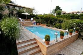 Votre Piscine Semi Enterree 30 Idees Creatives Amenagement Piscine Hors Sol Piscine Hors Sol Deco Piscine