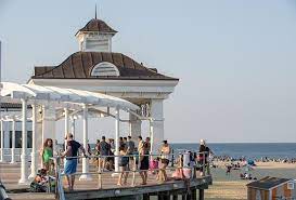 Stewarts rootbeer in pier village is open all year round. Exploring Long Branch History Hot Dogs And Oceanfront Indulgences New Jersey Monthly