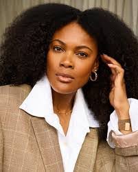 Iris Callwood's Instagram, Twitter & Facebook