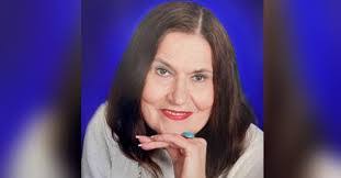 Jane Worrell's Instagram, Twitter & Facebook