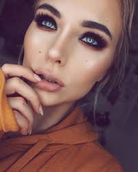 Bedroom Eyes Served Up By The Enticing Beetotheo In Mythic Lashes And Super Smoky Eyes Our Collection Offers Dark Smoky Eye Bedroom Eyes Smokey Eye Makeup