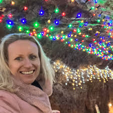 NOW IS THE TIME WHEN THE ROSEHIPS ARE READY FOR PICKING DESEED AND LEAVE IN  WARM WATER THE GORSES WILL LOVE YOU THIS WINTER