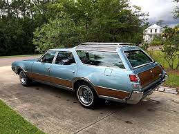 1968 Oldsmobile Vista Cruiser What A Beauty The First Year Of A Four Year Run For This Great Body Style Station Wagon Cars Vista Cruiser Station Wagon
