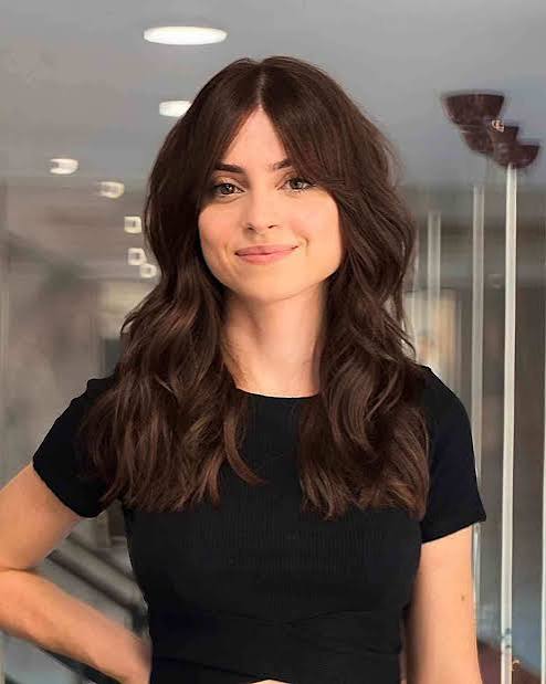 53 Perfect Medium Hairstyles for Square Faces in 2026