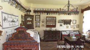 Ei vin pentru a descoperi istoria acestui oraș, istorie care cuprinde inclusiv muzeul brukenthal. ResedinÈa De VarÄ Brukenthal Avrig Impresii PÄreri RecomandÄri ResedinÈa De VarÄ Brukenthal Amfostacolo Amfostacolo