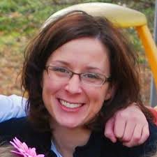 Amy Line's Instagram, Twitter & Facebook