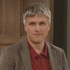 Noah and Allie continue to flirt and argue.