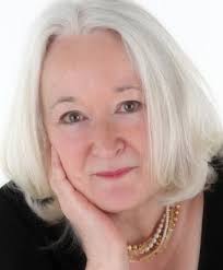 Elizabeth Stott's Instagram, Twitter & Facebook