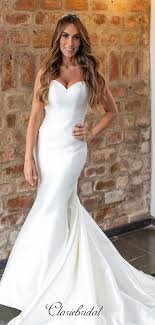 F211051 Simple Stretch Crepe & Silky Jersey Wedding Dress With Halter  Neckline