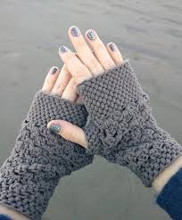 March 2, 2014 by cindy 18 Free Fingerless Gloves Crochet Patterns Crochet Fingerless Gloves Crocht