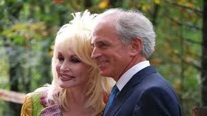 Dolly Parton se despide de su marido quien falleció a los 82 años - Urbana 106.9 FM