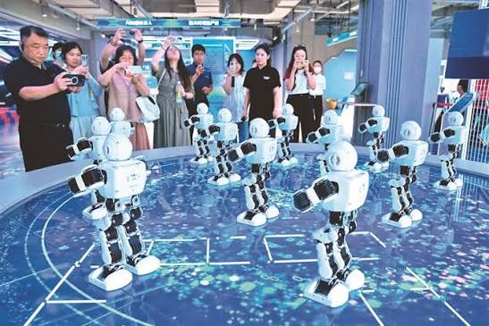 Robot Mall開幕機器人跳舞
