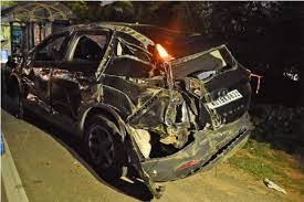 Actress Yashika Anand Injured Friend Killed As Car Topples On Ecr - Dtnextin