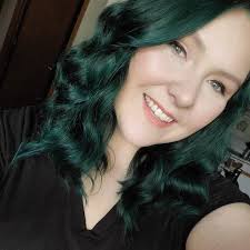 If this isn't the most PRECIOUS rainbow hair you've ever seen you must be  lying! 🤩😍 Drop your latest AF rainbow hairstyle below! 🌈💸 (IG:  ittybitty.city)