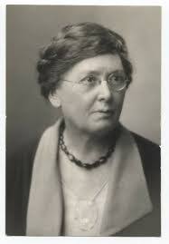 Gillian Budd's Instagram, Twitter & Facebook