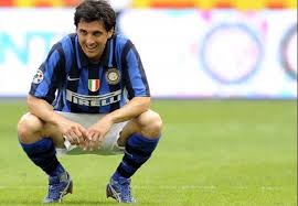 That's right, it's former inter milan, as roma, genoa, and torino defender nicolás burdisso, who's just left the ds gig at boyhood club boca juniors. Burdisso Why I Didn T Go To Juve I M Not A Mercenary