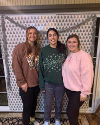 Chair girls Christmas movie night! 😊🎄🎀