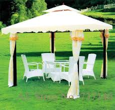 16 Parasol De Jardin Meubles Jardin101 Com En 2020 Idees De Patio Parasol Jardin Patios Exterieurs