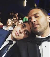 After the Nick conversation, Alice goes to find Noah at his food truck to  apologize to him. To her surprise ￼Noah isn't there but Max Goodwin is. 🫣  Max tells her that