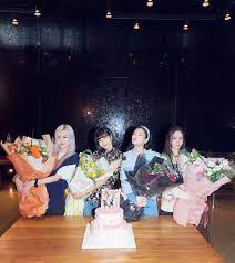Дженни, чису, лиса и др. Blackpinkofficial On Twitter Blackpink And Blink Our 4 Year Anniversary We Love You