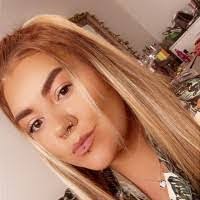 Mollie Roberson's Instagram, Twitter & Facebook