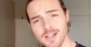 Miguel pregueiro is hoping trevor noah will respond to comments on his tiktok videos. Watch Singer Looks Like Trevor Noah S Twin Brother Sapeople Worldwide South African News