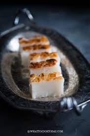 Olahan dari tepung beras dapat kamu kreasikan menjadi kue yang enak. Bingka Tepung Beras Baked Rice Flour Coconut Cake