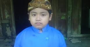 Laki laki ikut lomba masak nasi goreng. Foto Anak Pria Memakai Baju Adat Jawa Lengkap Pada Hari Kartini 2016