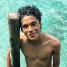 Como dice el dicho" Si la verdad no es entera, se convierte en aliada de lo  falso (TV Episode 2016)