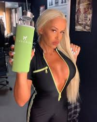 For several years, anda was the favorite studio voice for most powerful producers, the favorite show partner for the best artists , and the favorite media subject for. Anda Adam On Twitter Ready To Go Live On A Tv Show With My Favourite Tea Veroslim Https T Co Do6mqqdwxc